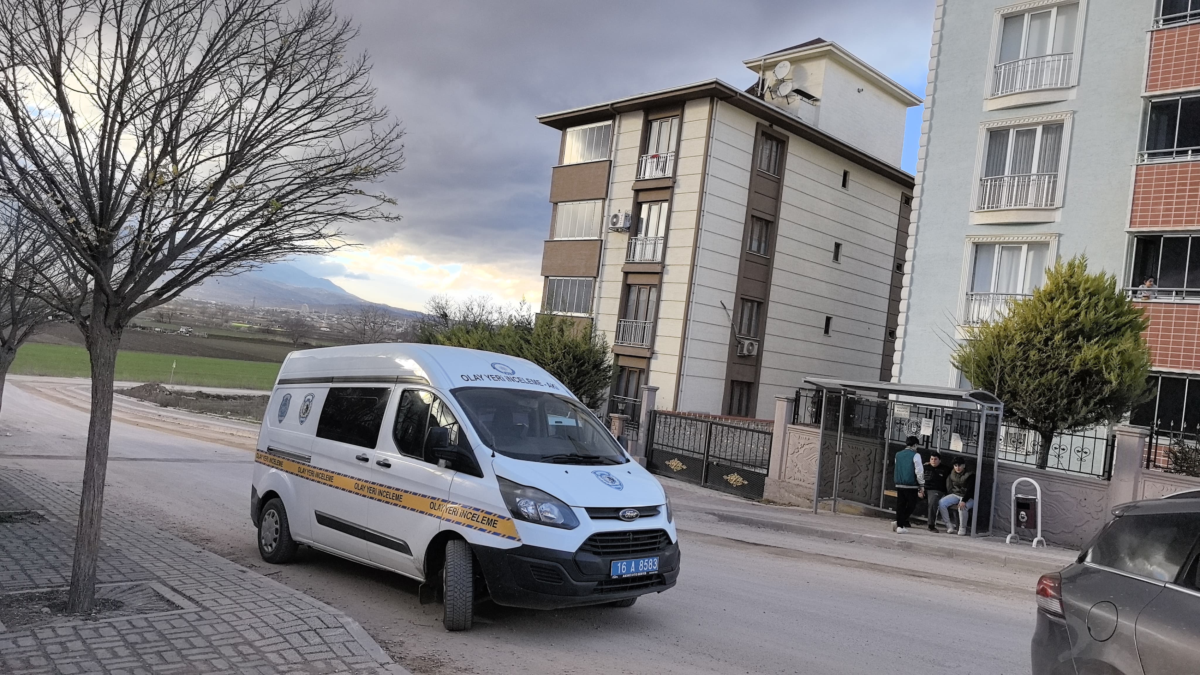 Anahtar Unutulunca Iple Sarkıtılan Genç 3'Üncü Kattan Düştü (4)