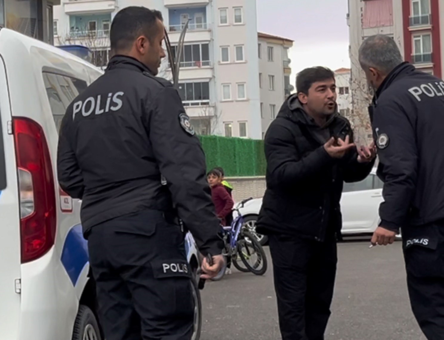 Gözaltına Alınmak Istemedi Beni Dövün (3)