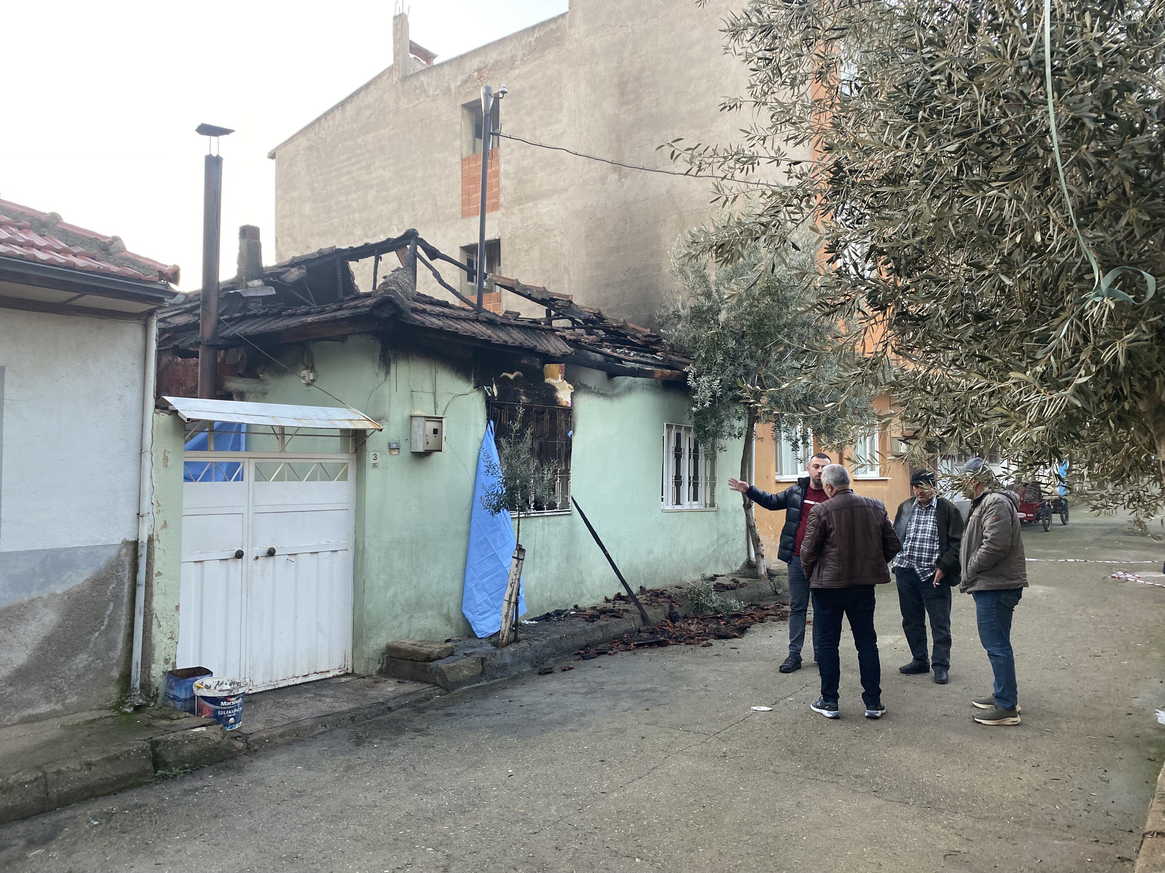 Manisa’nın Alaşehir Ilçesinde Bu Sabah Saat 04.30 Sıralarında Çıkan Yangında Emekli (1)-1