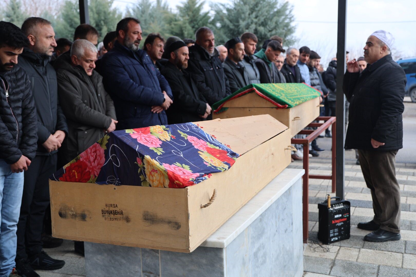 Otobüs Kazasında Hayatını Kaybeden Genç Çift, Yan Yana Defnedildi (4)