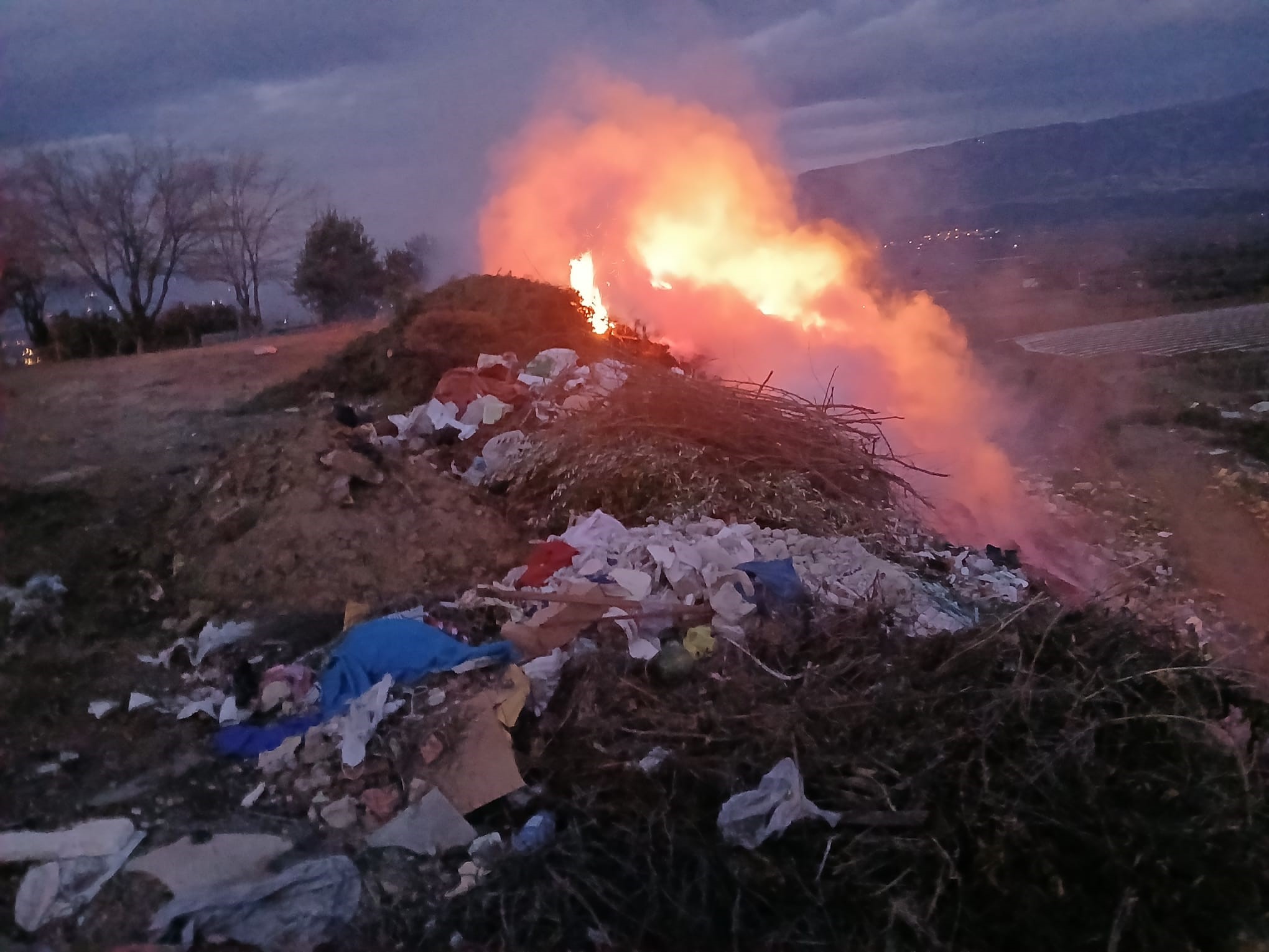 Sarıgöl'de Aynı Çöplükte Ikinci Yangın (2)