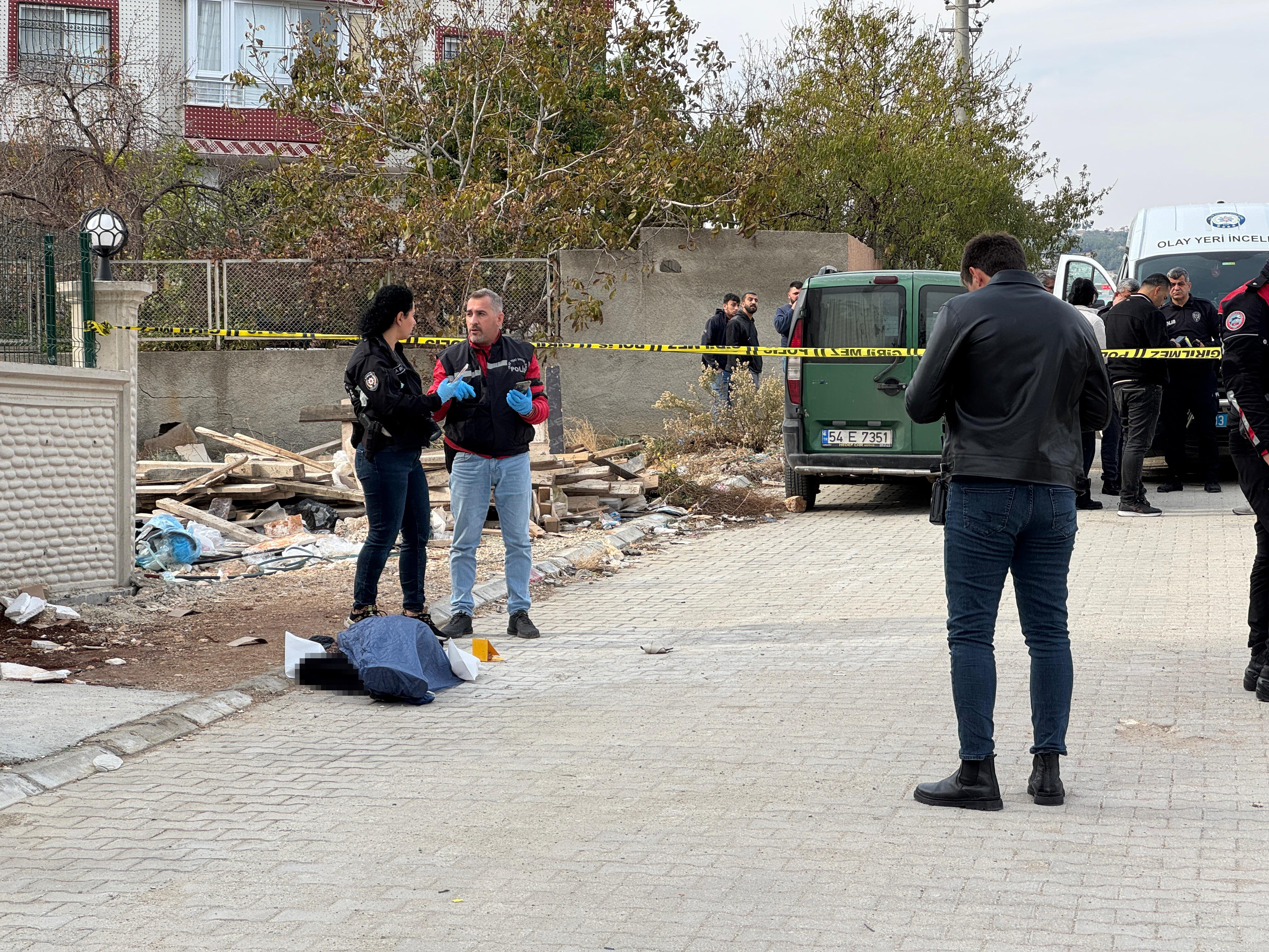 Yeni Aldıkları Evi Temizlemeye Gelmişti, Kocası Silahla Canına Kıydı (4)