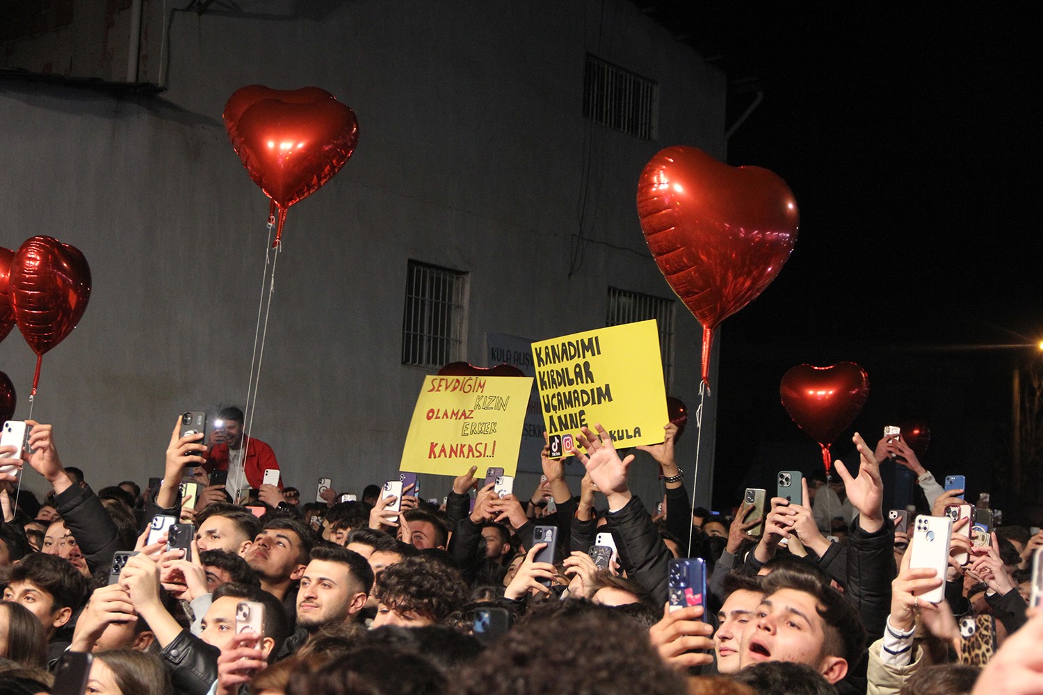 Kula Alışveriş Festivali'nin Ikinci Gününde Yener Çevik Sahne Aldı (4)