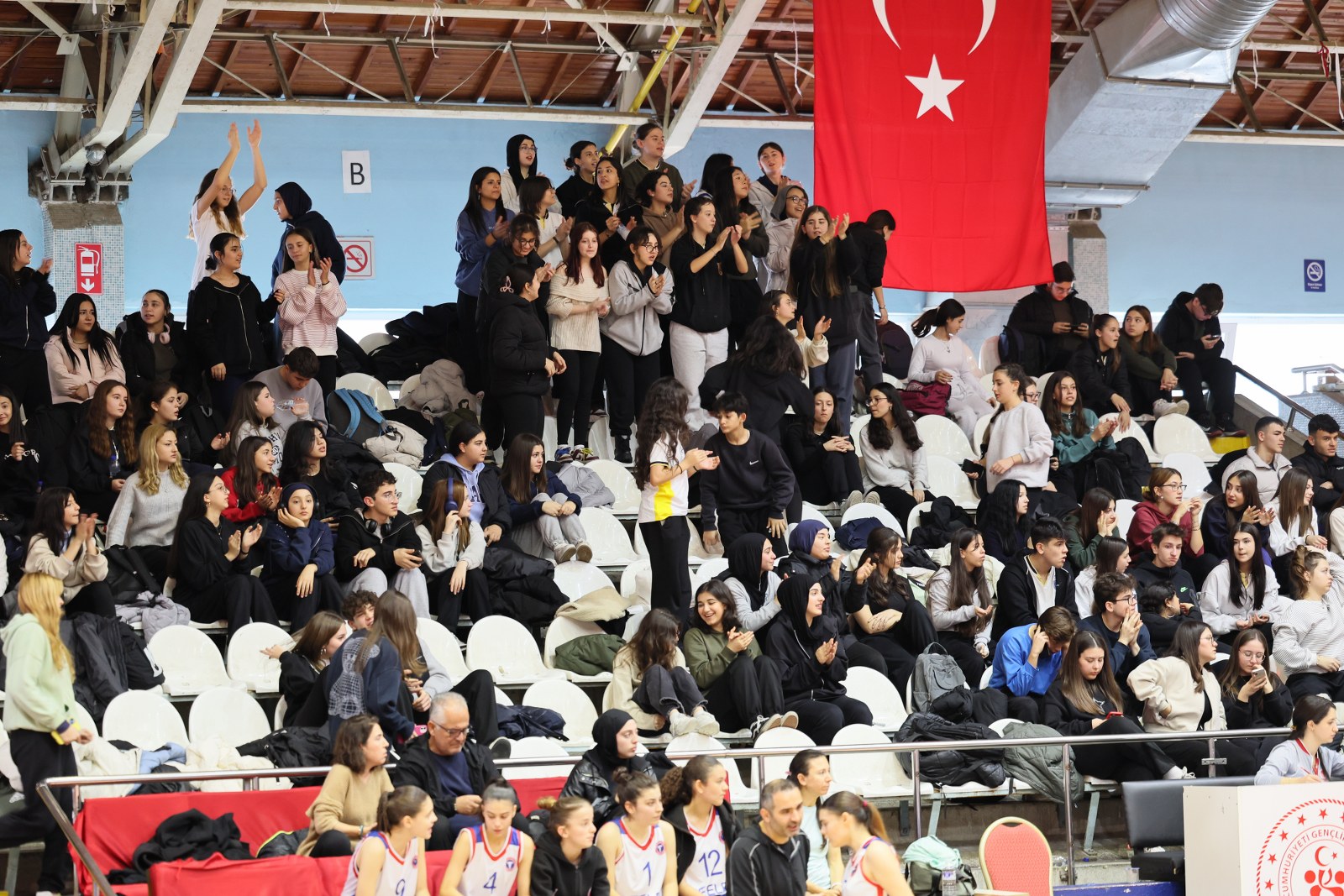 Manisa Gençlik Ve Spor İl Müdürlüğü’nün Düzenlediği 2024 2025 Eğitim Öğretim Yılı Okul Sporları Basketbol Genç Kızlar Ve Erkekler A İl Birinciliği Müsabakaları Tamamlandı (12)