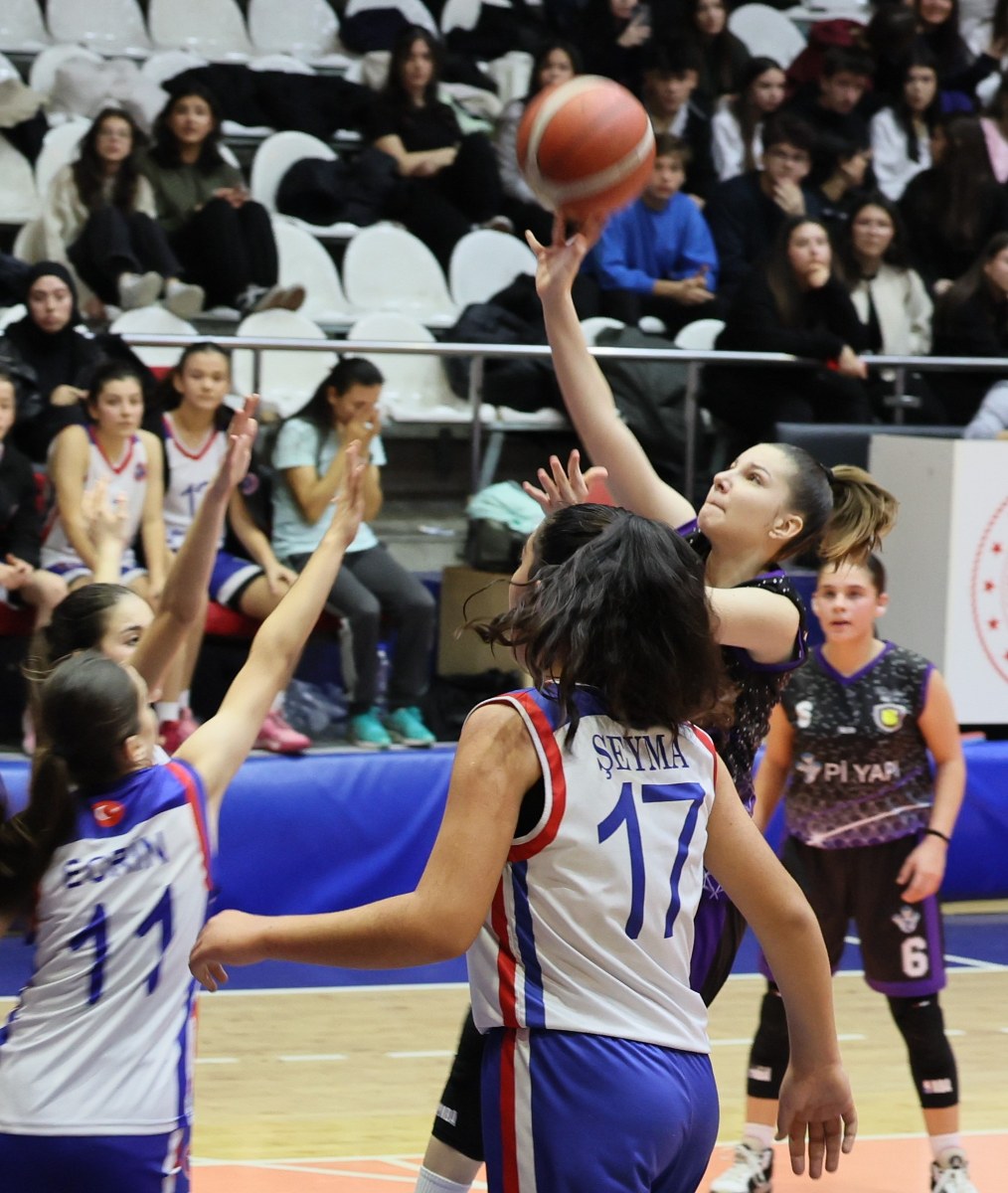 Manisa Gençlik Ve Spor İl Müdürlüğü’nün Düzenlediği 2024 2025 Eğitim Öğretim Yılı Okul Sporları Basketbol Genç Kızlar Ve Erkekler A İl Birinciliği Müsabakaları Tamamlandı (14)