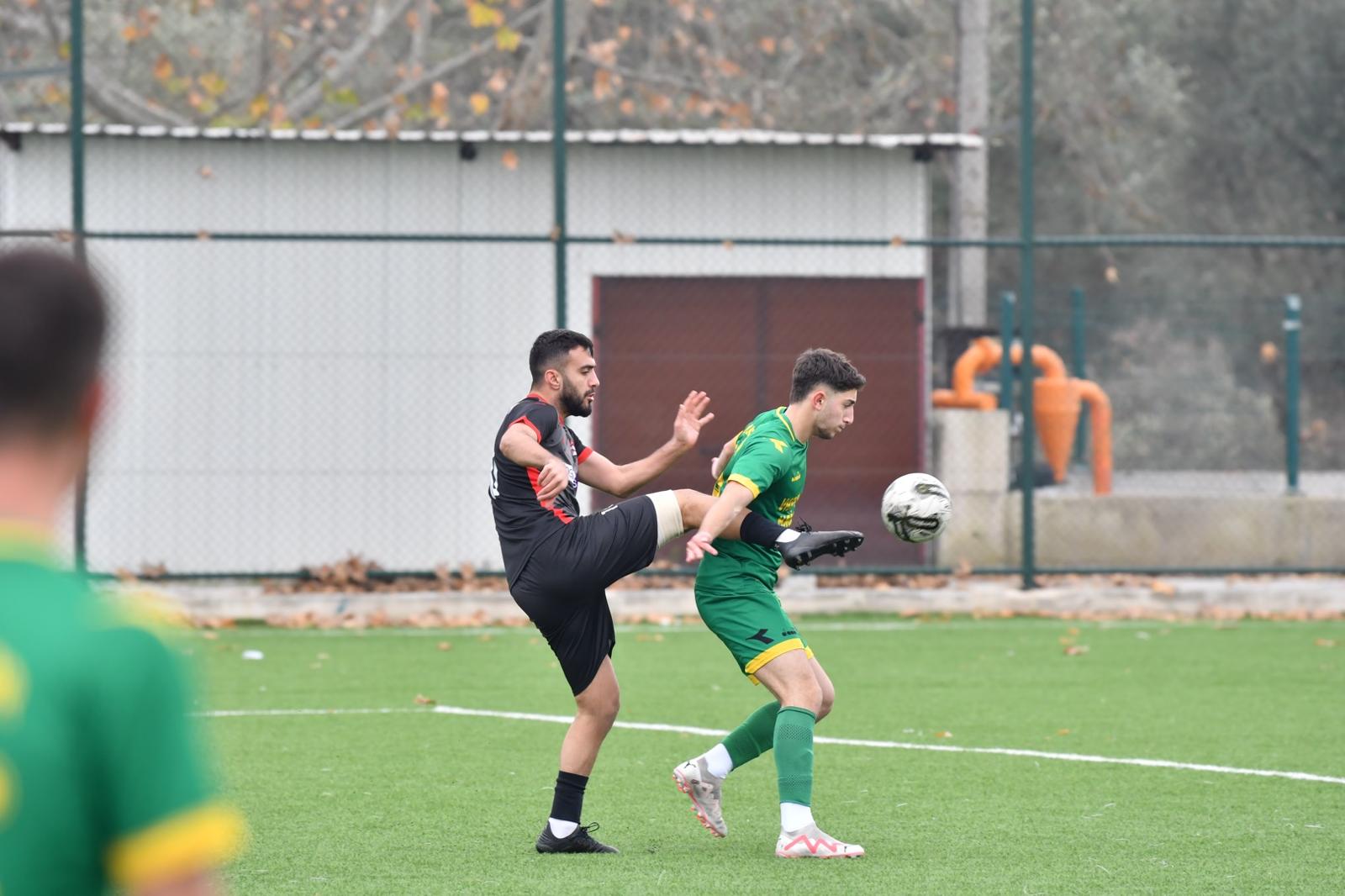 Süper Amatör Küme’de Mücadele Eden Yıldızspor 45 Futbol Kulübü, Karşılaştığı Çatalköprüspor’u 7 1’Lik Skorla Mağlup Ederek Dikkat Çeken Bir Galibiyete Imza Attı. (5)