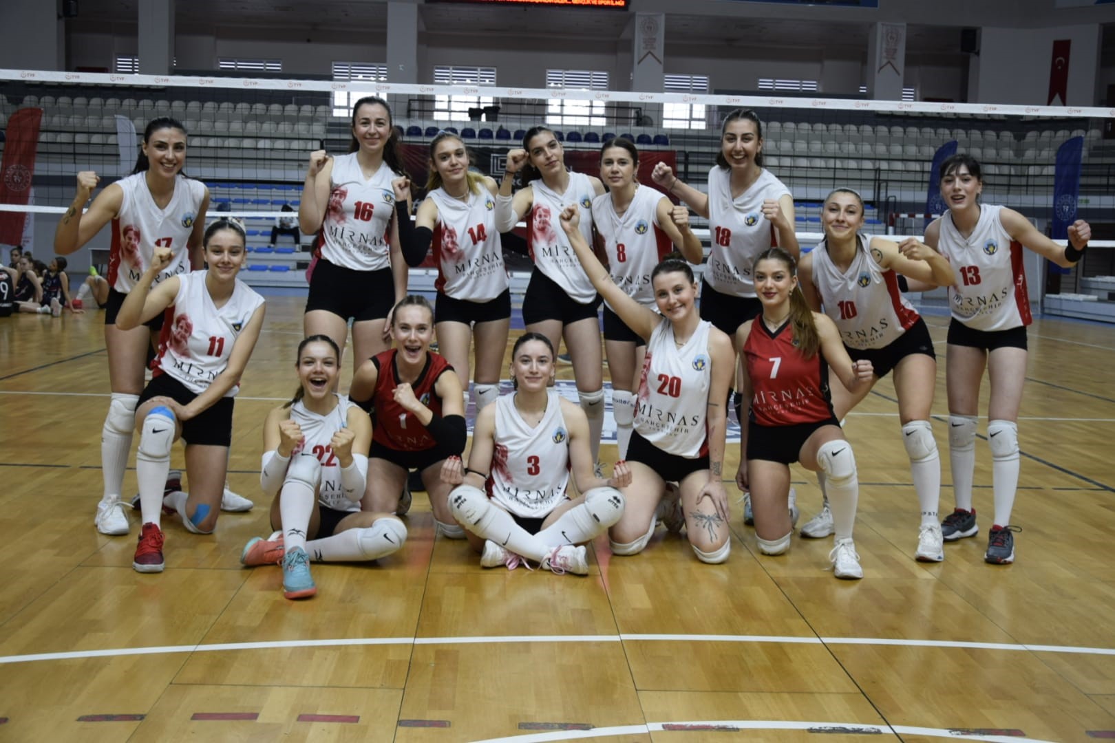 Turgutlu Kadın Voleybol Takımı Rakibine Geçit Vermedi (3)