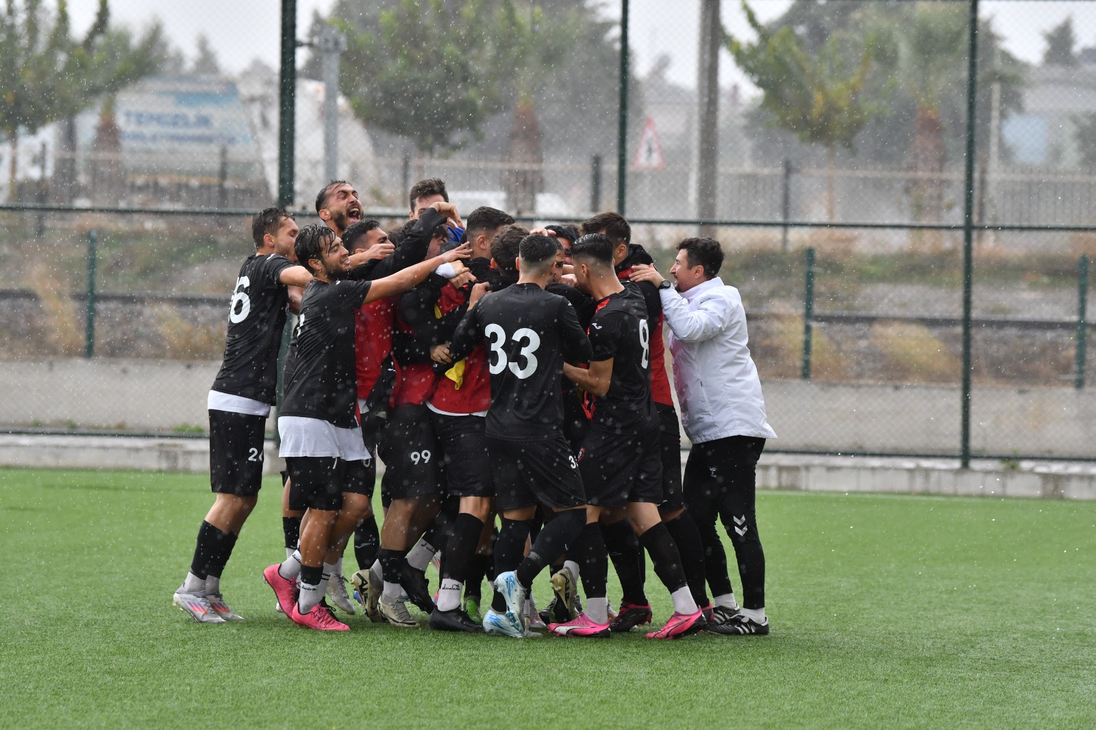 Yıldızspor 45 Fk Karaköyspor Ile Karşı Karşıya (3)