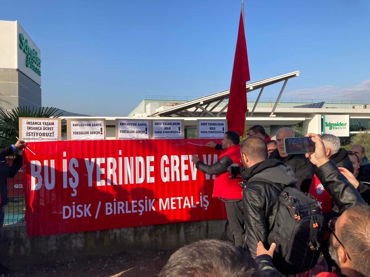 Birleşik Metal İşçileri Sendikası Manisa Şubesi, Schneider Elektrik Fabrikasında Greve Başladı. (1)