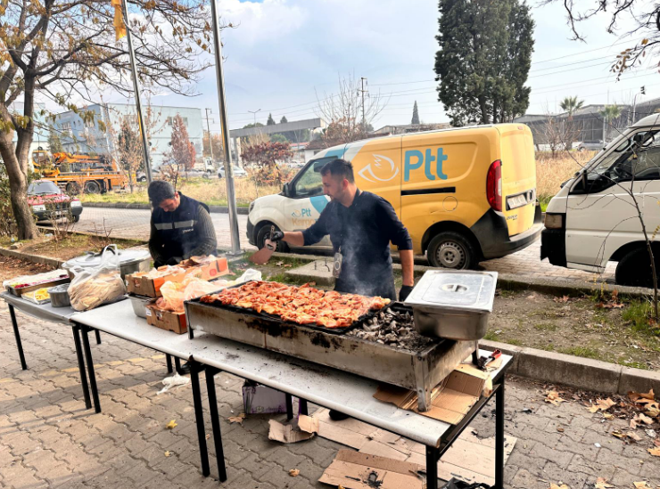 Manisa’da PTT Personeline moral ve motivasyon yemeği