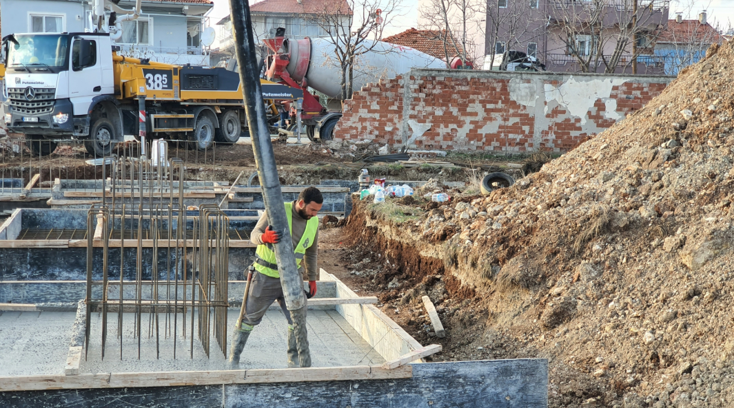 Demirci’nin yeni spor merkezi için ilk adım atıldı