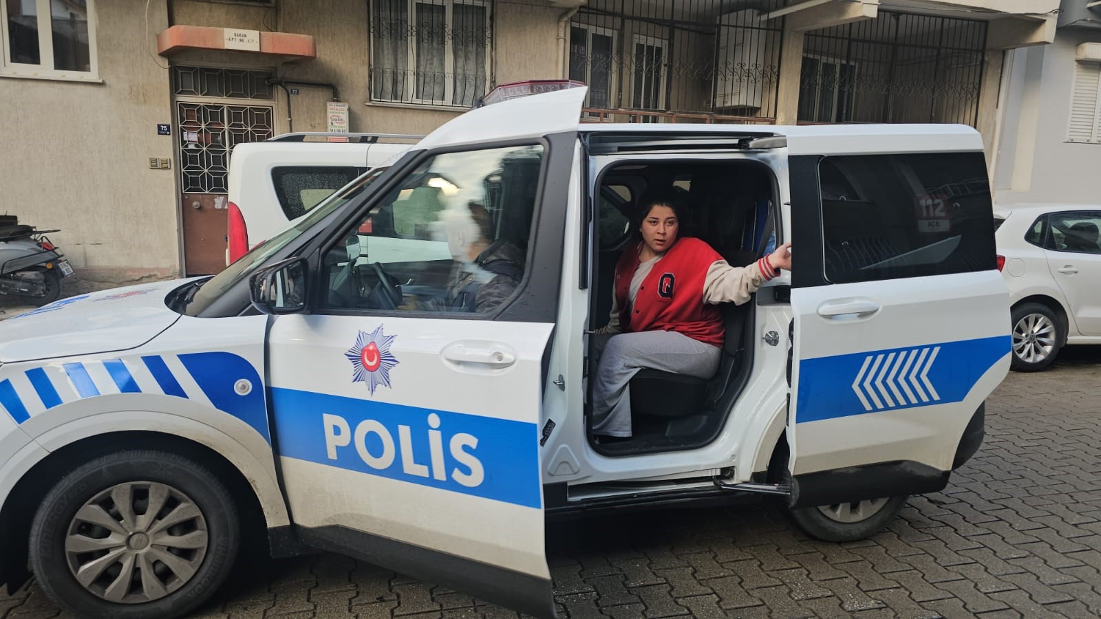 Kazada Yaralanan Öğrenciyi Sınava Polisler Yetiştirdi (1)