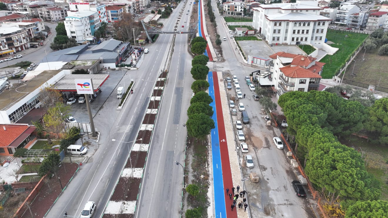 Manisa Büyükşehir Belediyesi, Düzenlemelere Ara Vermeden ‘Eski Tren Yolu Peyzaj Projesi’ Çalışmalarını Sürdü (2)