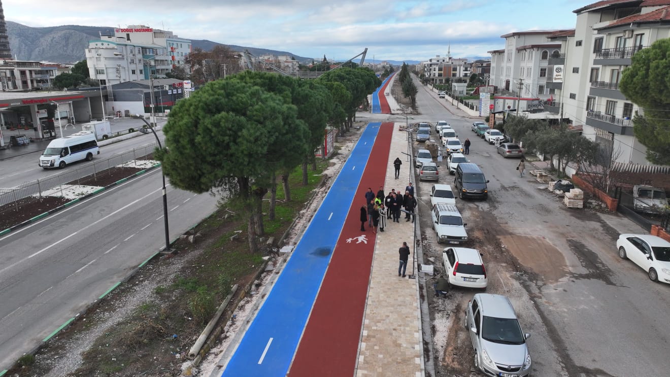 Manisa Büyükşehir Belediyesi, Düzenlemelere Ara Vermeden ‘Eski Tren Yolu Peyzaj Projesi’ Çalışmalarını Sürdü (3)