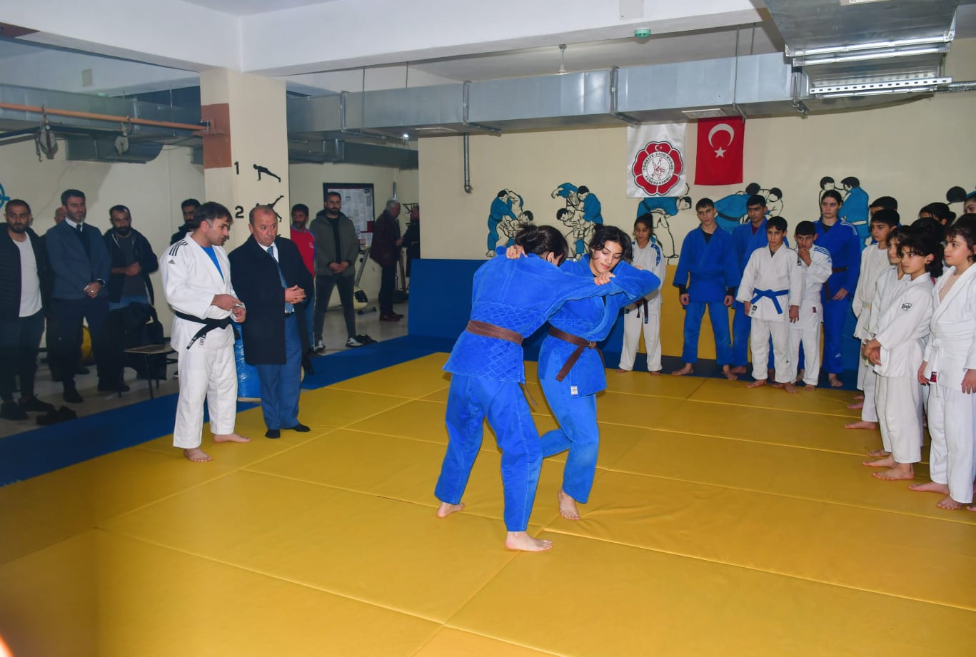 Manisa'da Judo Sporuna Destek Yunusemre Belediyesi'nden Anlamlı Ziyaret (3)