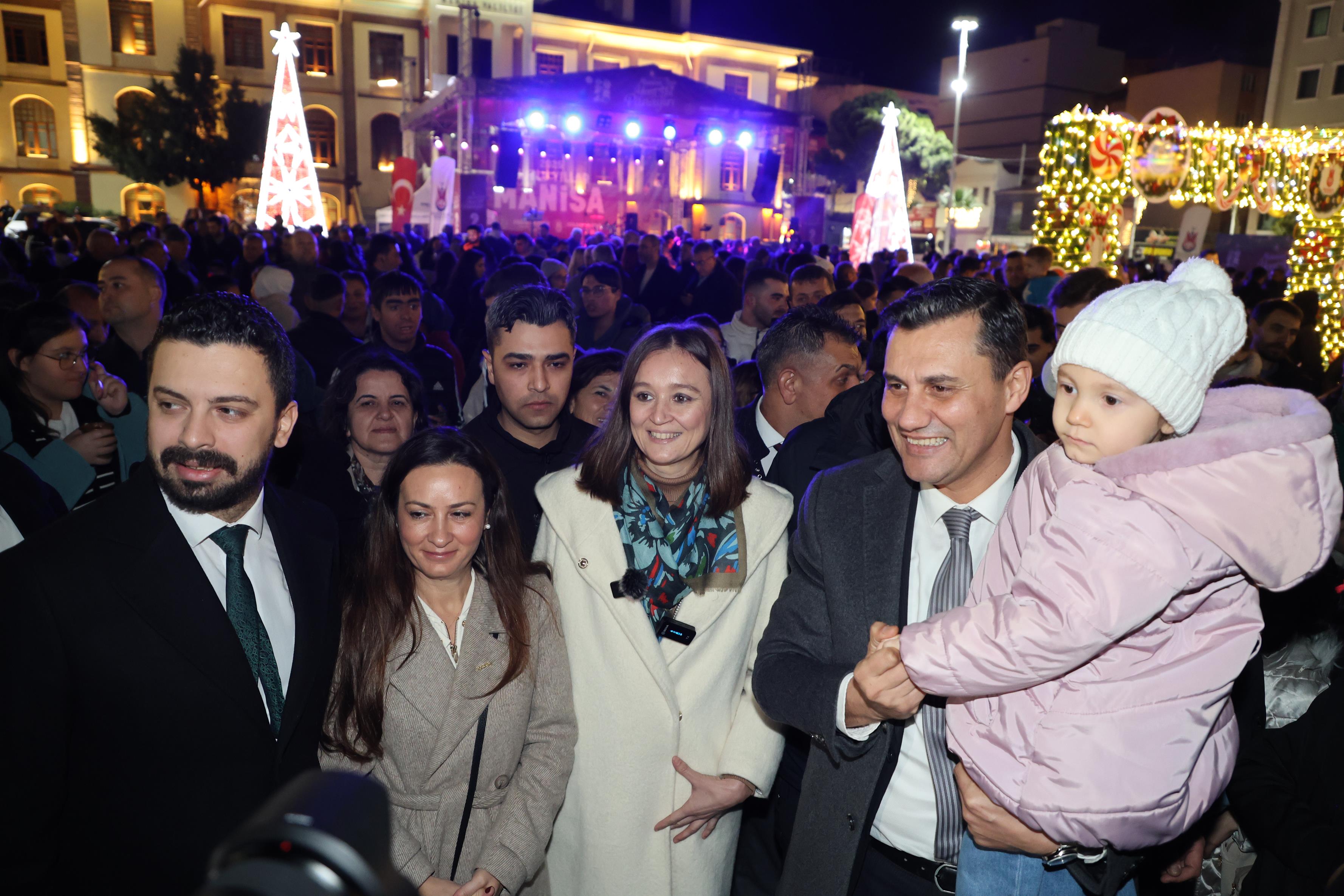 Mani̇sada Yeni̇ Yil Çoşkusu Başladi (1)