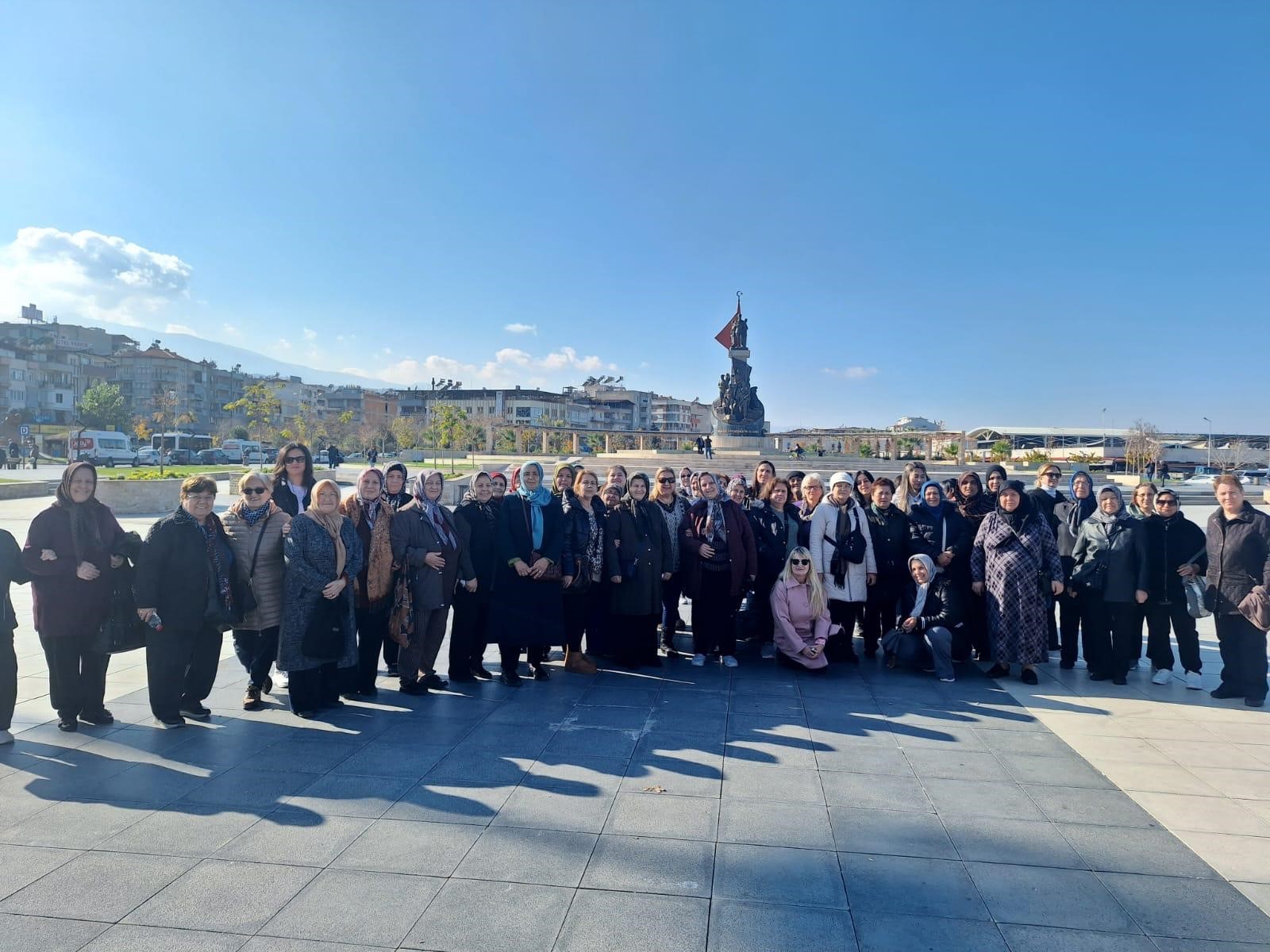 Manisalı Kadınlar Salihli Ilçesindeki Güzellikleri Keşfetti (3)