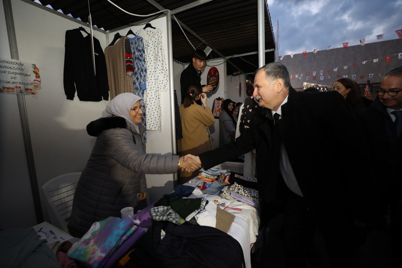 Manisalılar Yeni Yıl Çarşısında Buluşuyor (4)