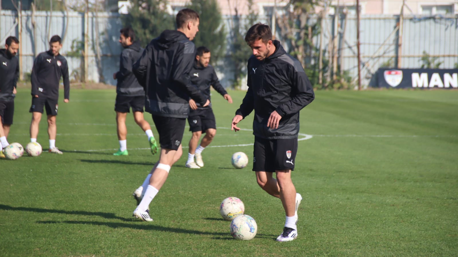 Manisaspor Şampiyonluk Yolunda Emin Adımlarla Ilerliyor (1)