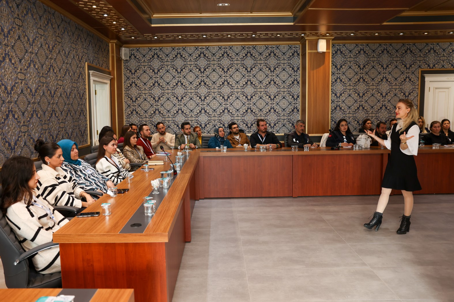 Yunusemre Belediyesi, Çalışanlarını Stresle Baş Etmeye Hazırlıyor (1)