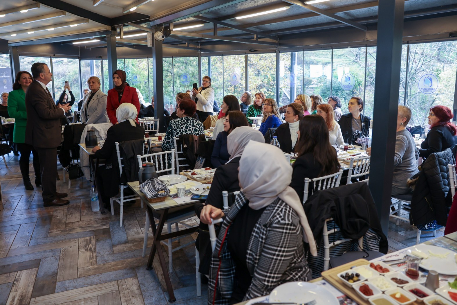 Yunusemre Belediyesi Seçilmiş Kadınları Onurlandırdı (3)