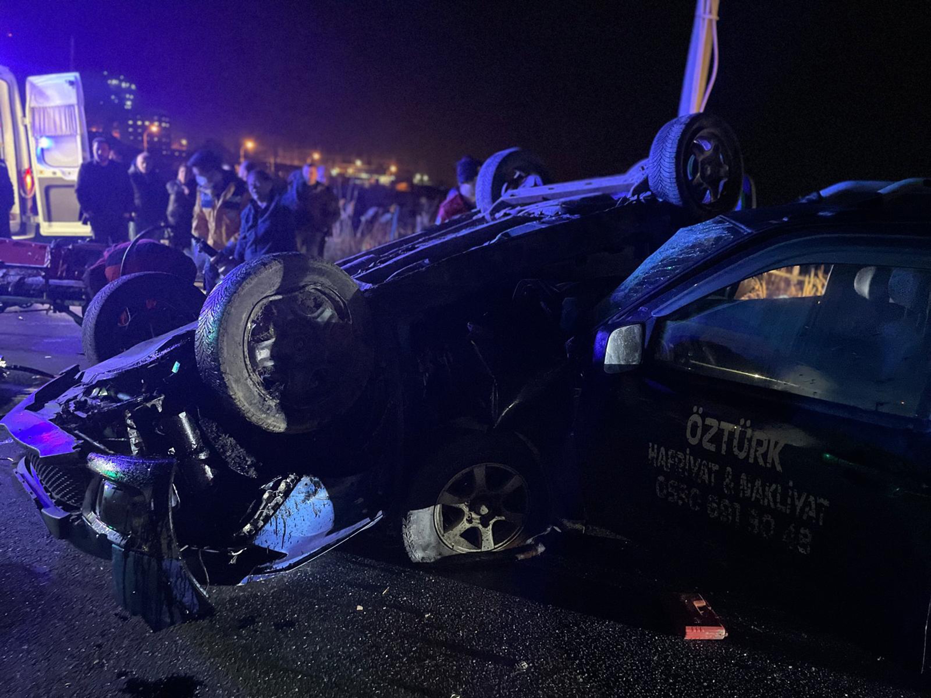 Muğla'da Birden Fazla Aracın Karıştığı Kazada Yaralılar Olduğu Bildirilirken, Olay Yerine Çok Sayıda Ambulans Sevk Edildi (3)