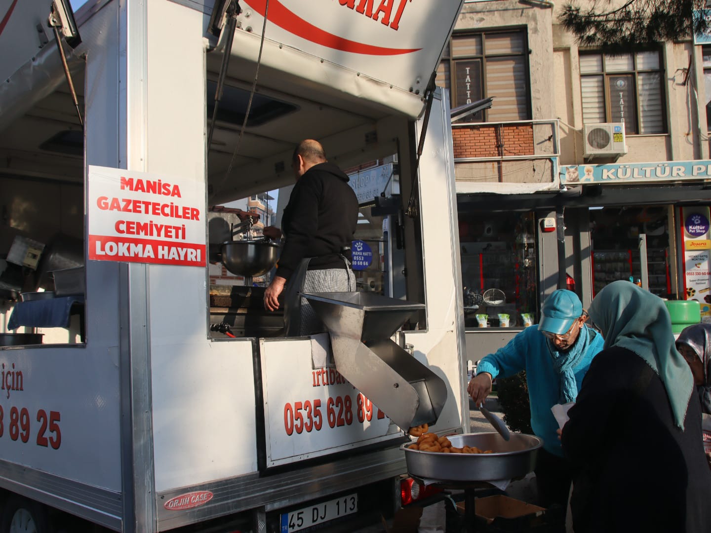 Manisa Gazeteciler Cemiyeti’nden Lokma Hayrı Etkinliği (4)