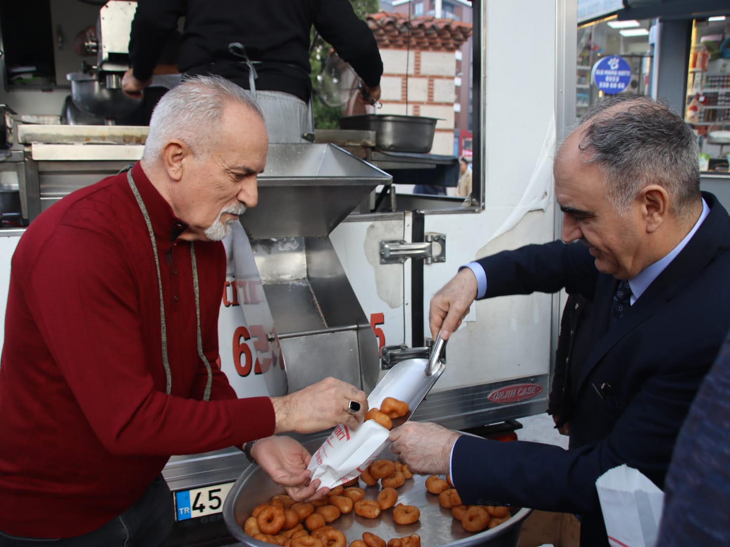 Vali Özkandan Cemiyet Ziyareti (8)