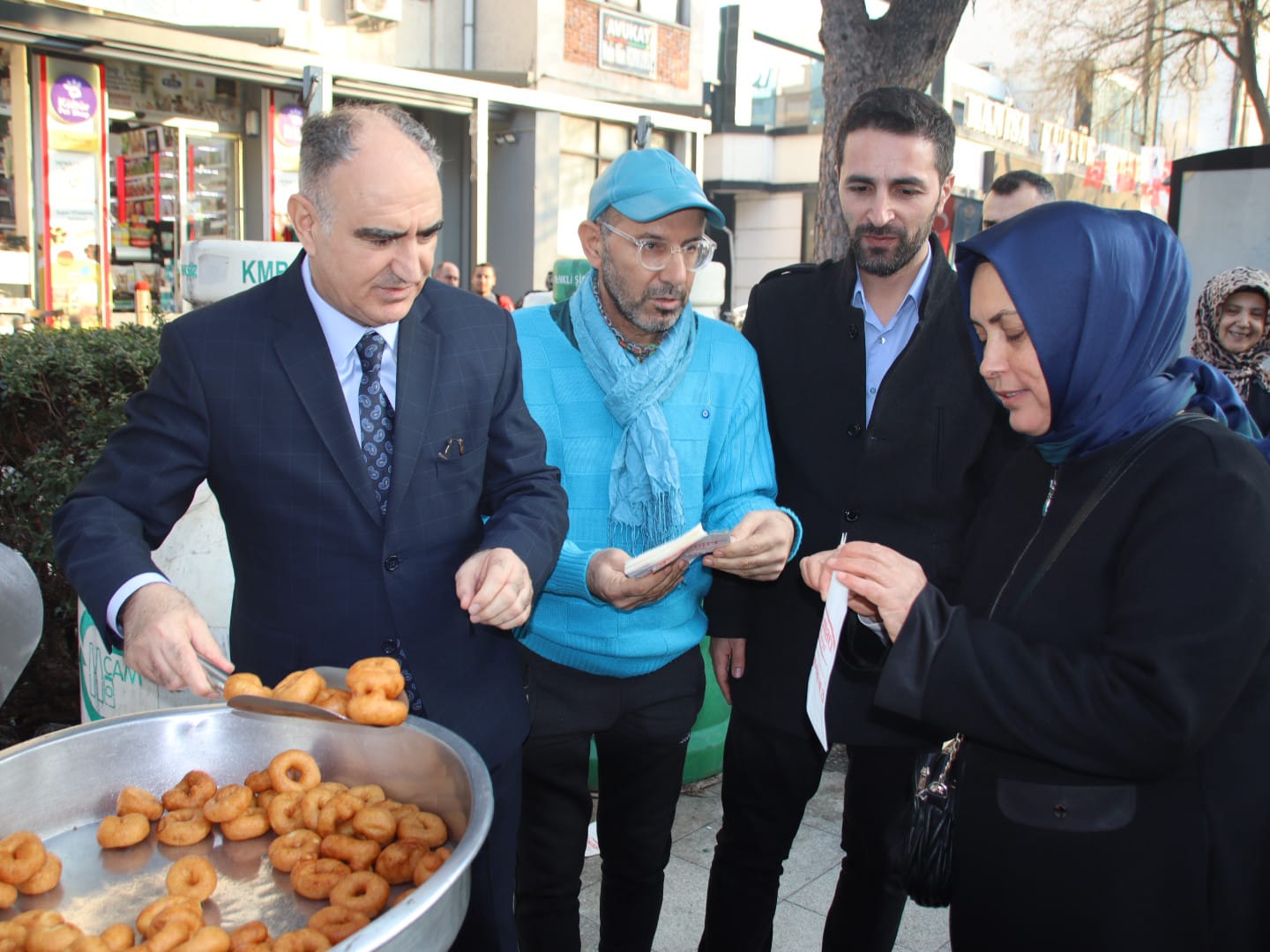 Vali Özkandan Cemiyet Ziyareti (9)