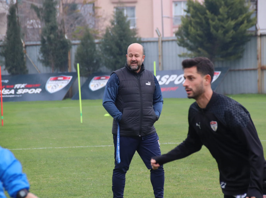 Erkan Aslan Manisaspor’un ilk antremanına çıktı