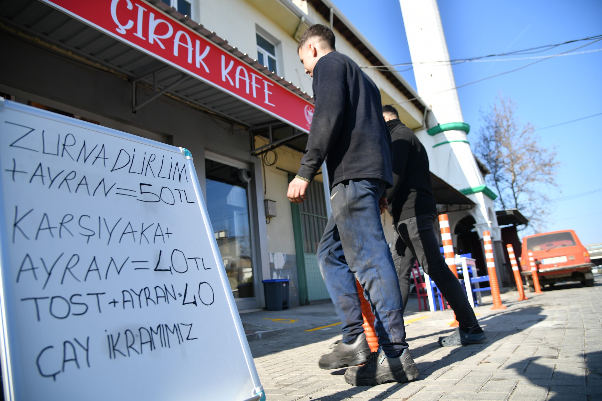 Akhisar’da Çırak Kafe Hizmete Açıldı (1)