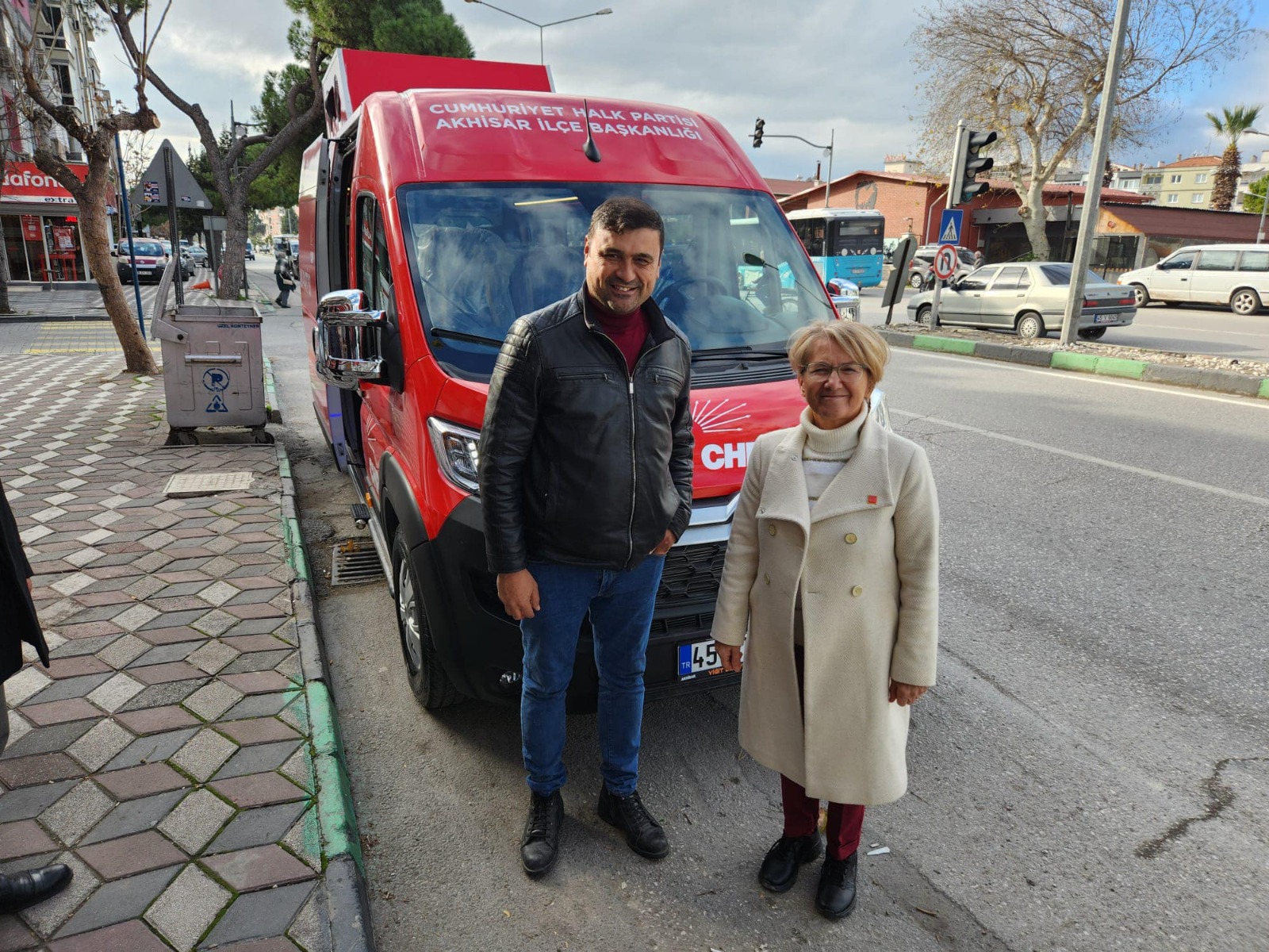 Cumhuriyet Halk Partisi (Chp) Akhisar İlçe Başkanlığı'na Yeni Bir Araç Temin Edildi. (4)