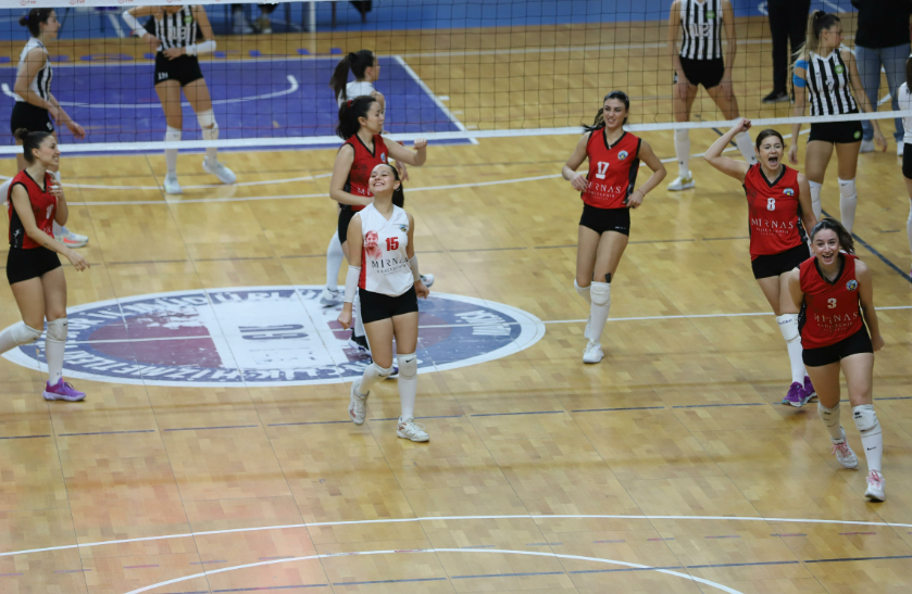 Turgutlu Belediyesi Kadın Voleybol Takımı Galibiyet Peşinde