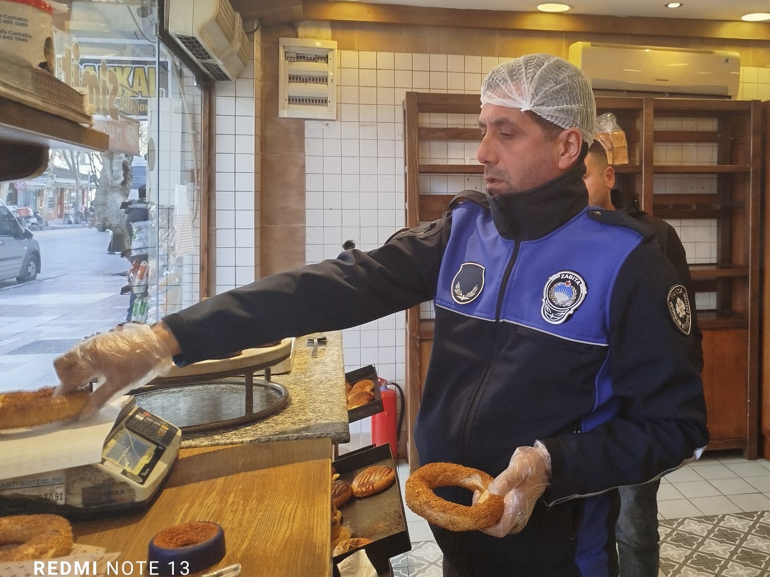 Manisa Büyükşehir Belediyesi, Yılbaşı Gecesinde Denetimlerini Sıkı Bir Şekilde Sürdürmeye Devam Etti. (6)