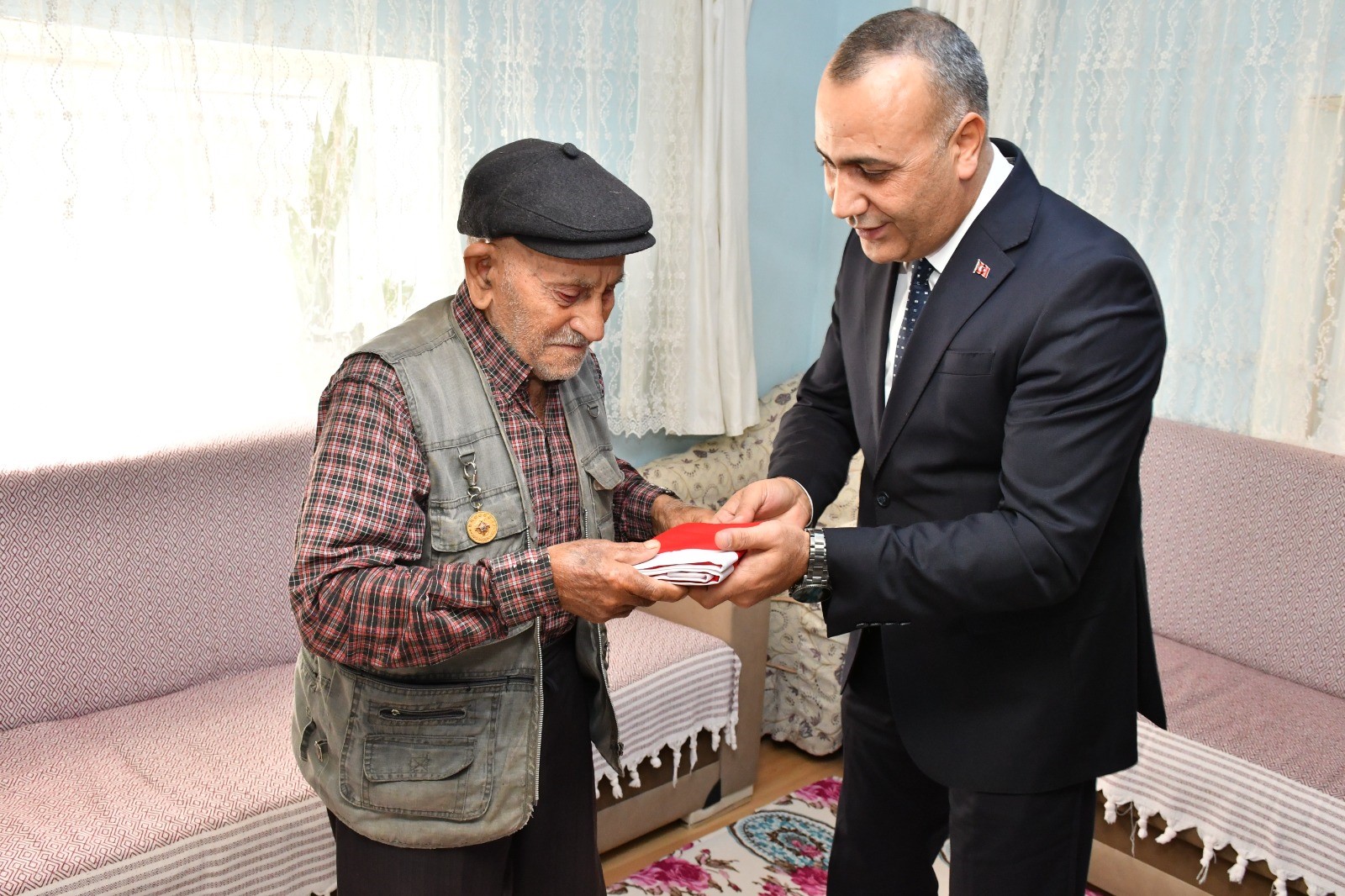 Manisa’da Hayattaki 12 Kore Gazisi Ziyaret Edildi (4)