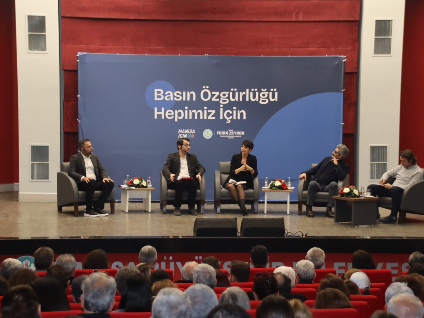 Önemli Gazeteciler Yer Aldı Gazeteciler Gününde Büyükşehir’den Önemli Panel (1)