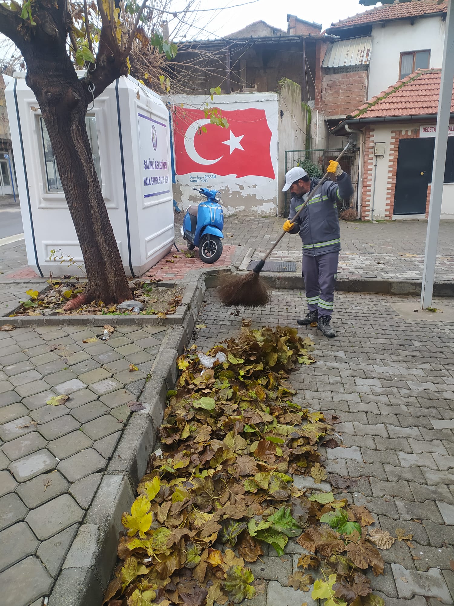 Salihli Belediyesi Temizlik Çalışmalarına Hız Verdi (3)