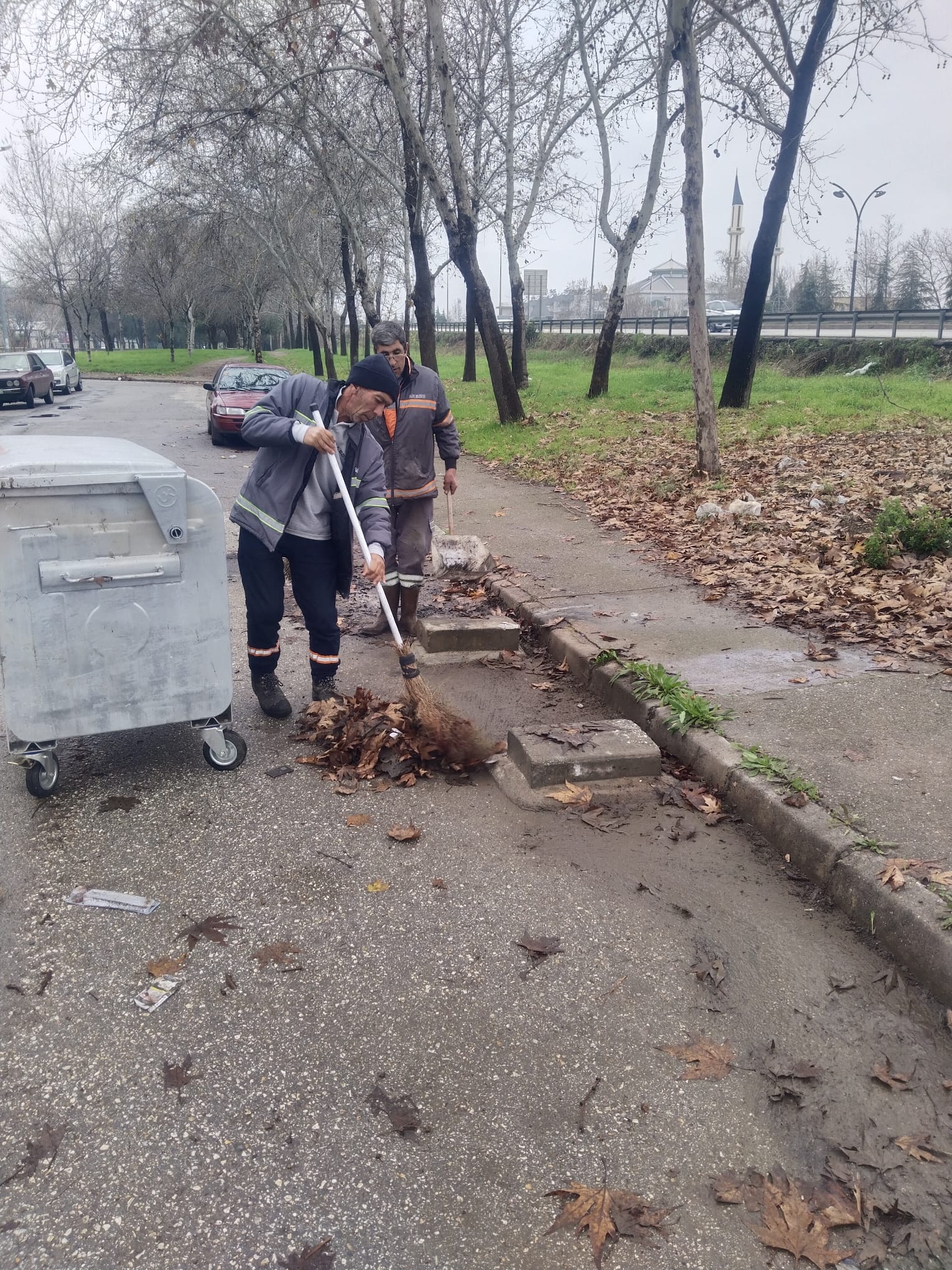 Salihli Belediyesi Temizlik Çalışmalarına Hız Verdi (4)