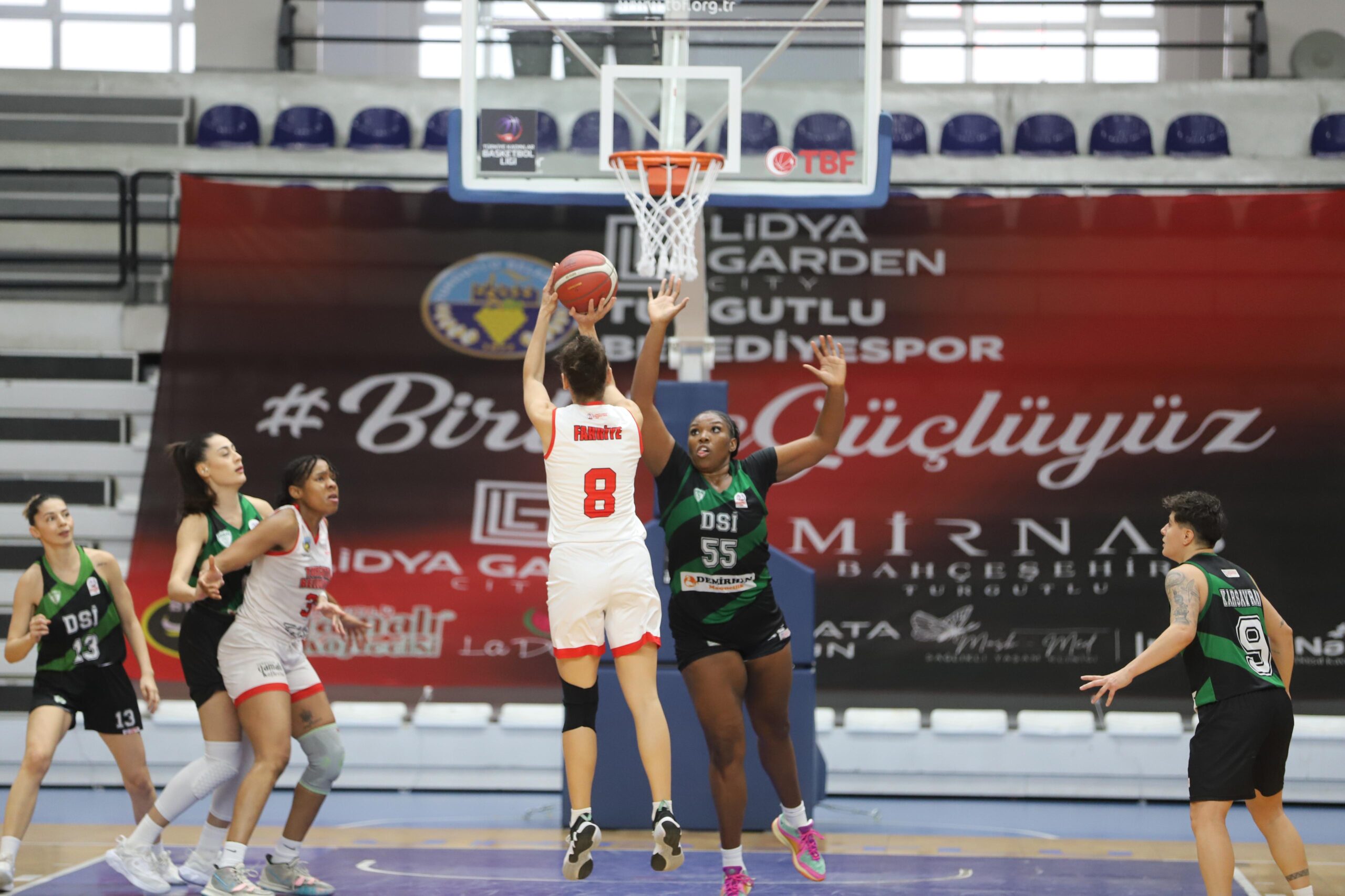 Turgutlu Kadın Basketbol Takımı Galibiyet Peşinde (1)