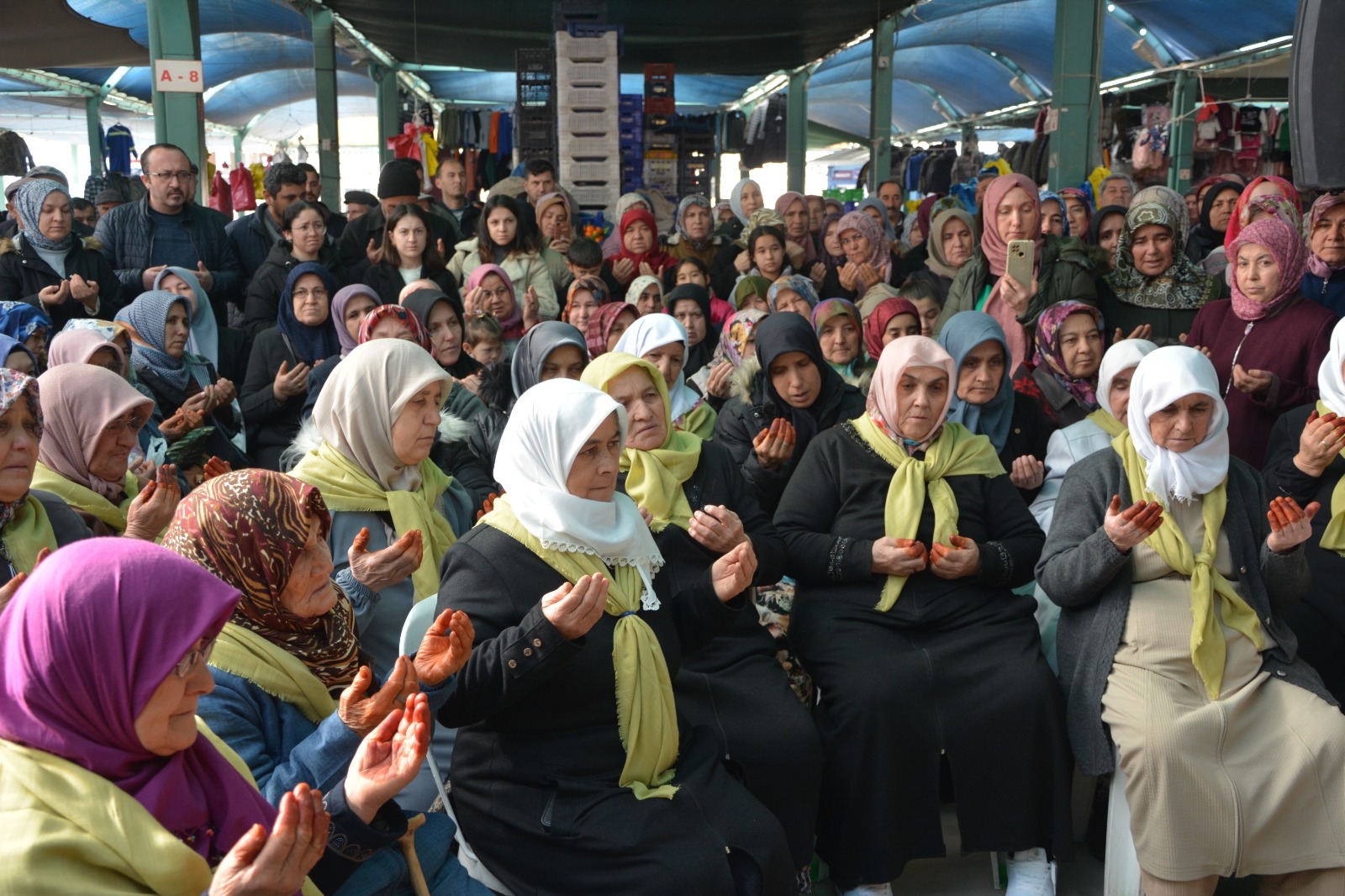 Umreciler Demirci’de Dualarla Yola Çıktı (3)