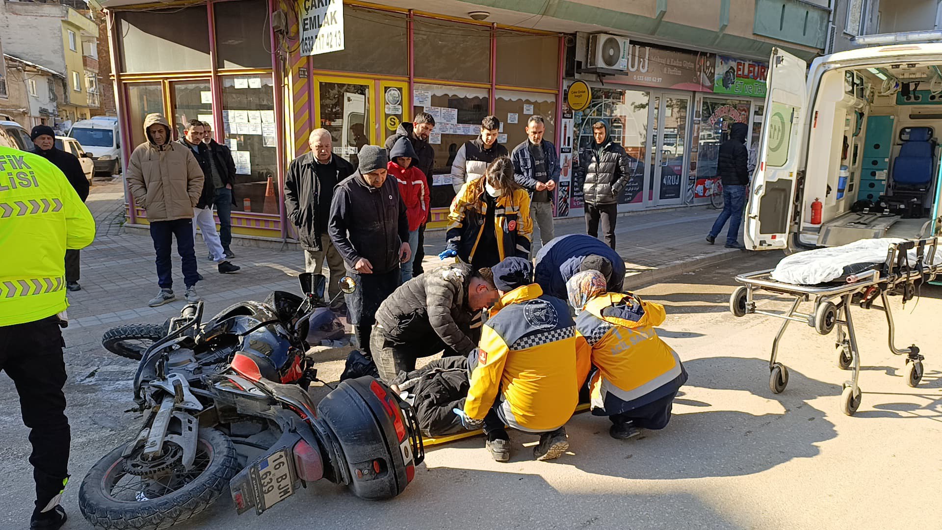 Acısını Unutup, Arkadaşını Teselli Etti (2)