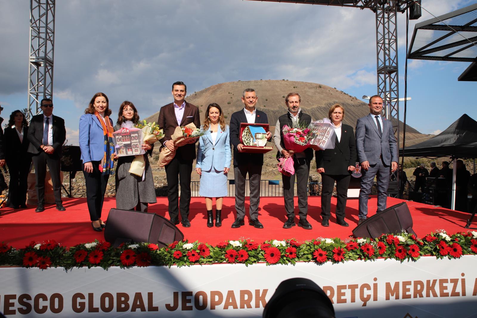 Özgür Özel’den Manisa Için Büyük Tanıtım Hamlesi (3)