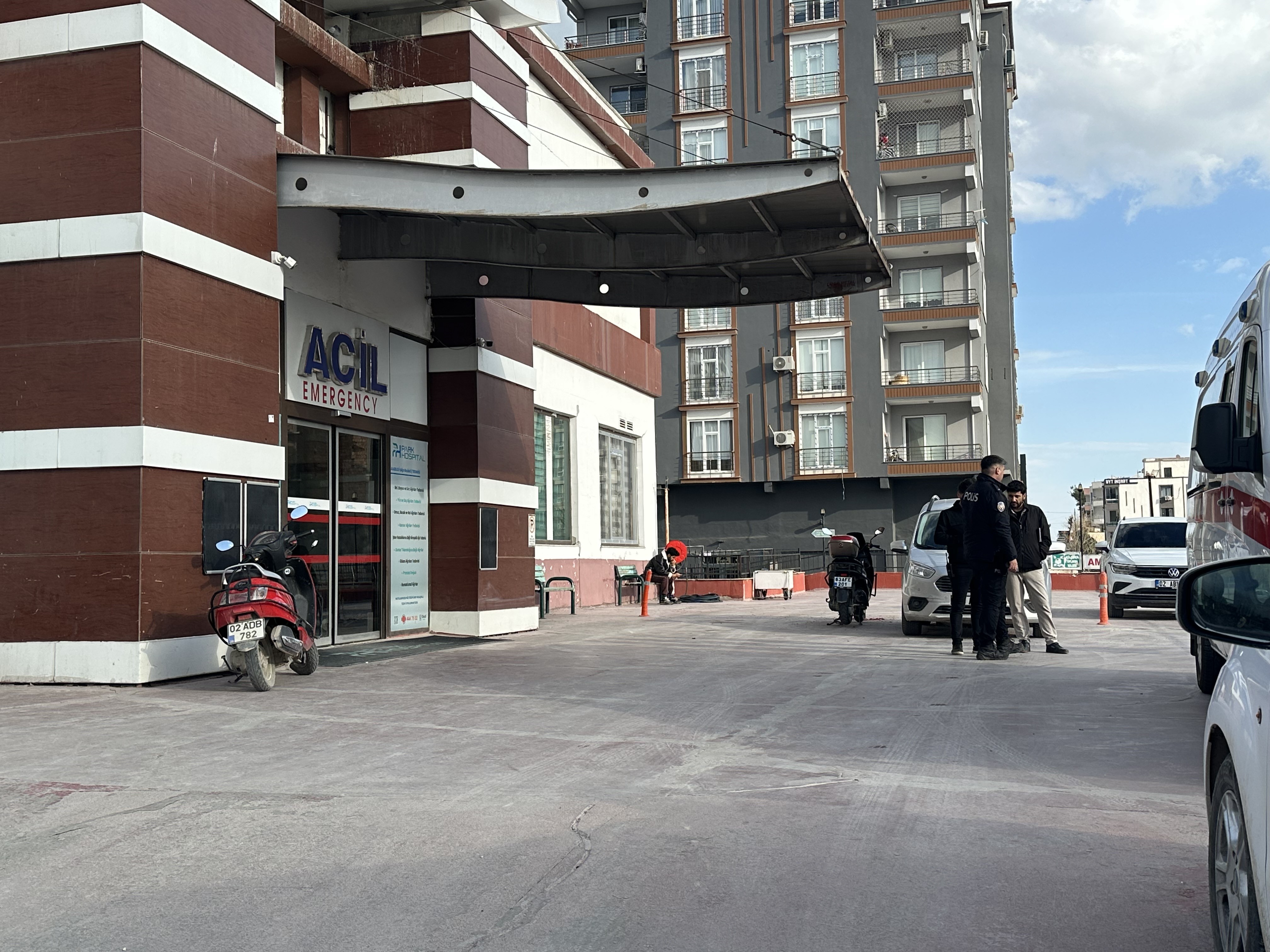 Antalya'da 65 Yaşındaki Babasını Bıçak (1)