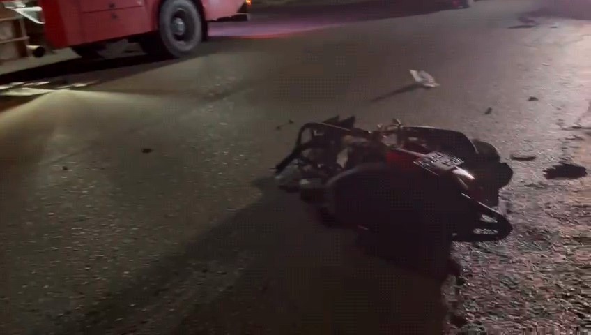 Manisa'da Otomobil Ile Motosiklet Çarpıştı 1 Ölü, 2 Yaralı (4)