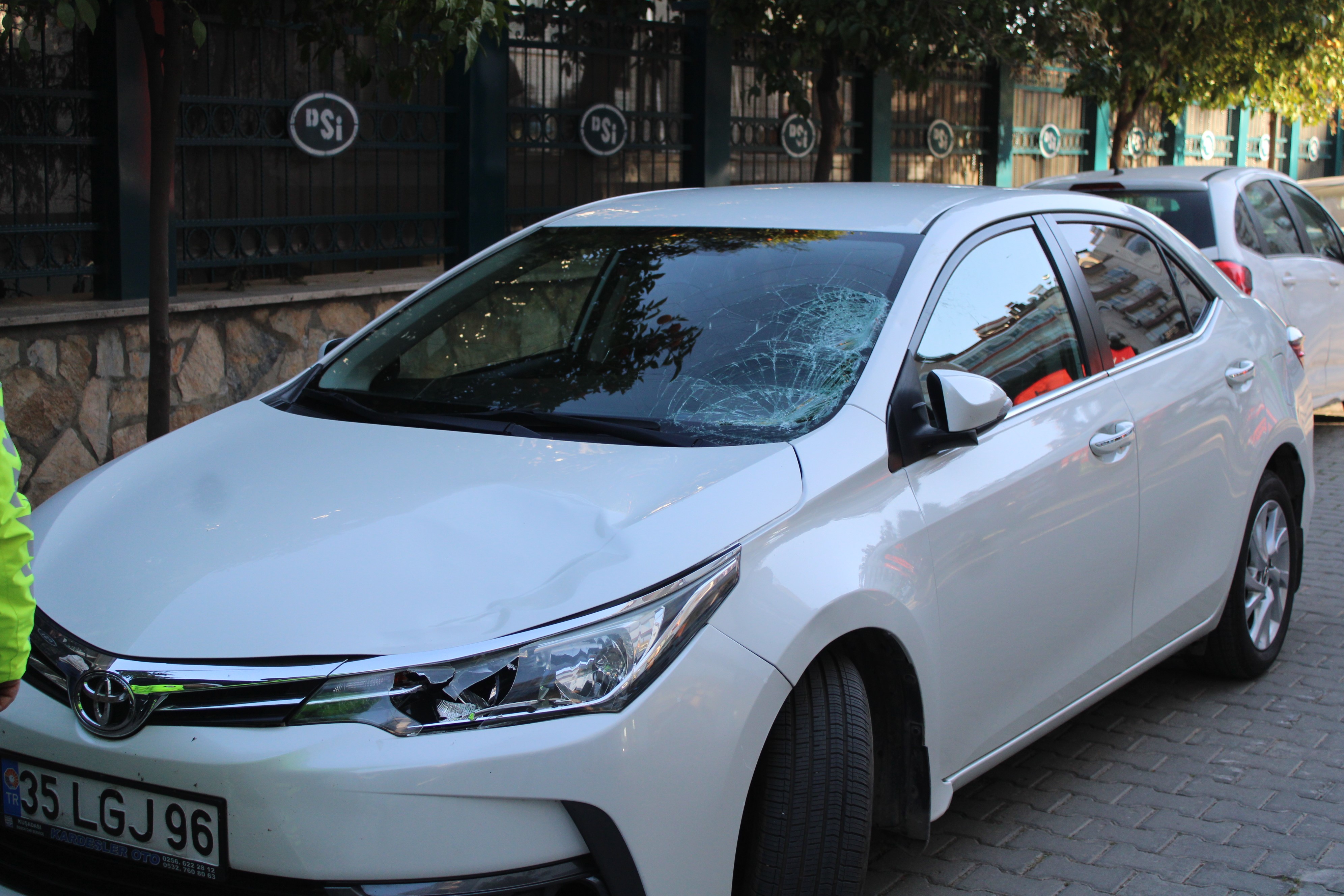 Yolun Karşısına Geçmek Isterken Otomobilin Çarptığı Kadın Hayatını Kaybetti (2)