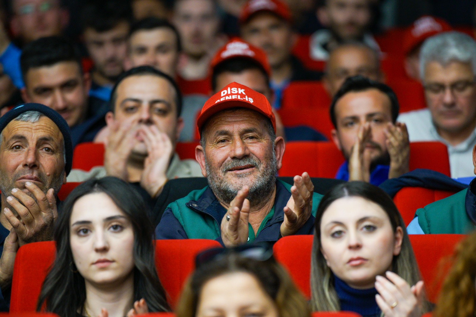 Manisa Büyükşehir’de En Düşük Maaş 42 Bin Lira Oldu, Birçok Hak Ilk Kez Verildi (10)