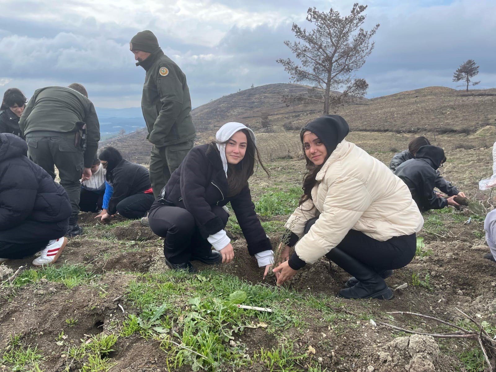 Liseliler Fidan Dikip Geleceğe Katkı Sundu (2)
