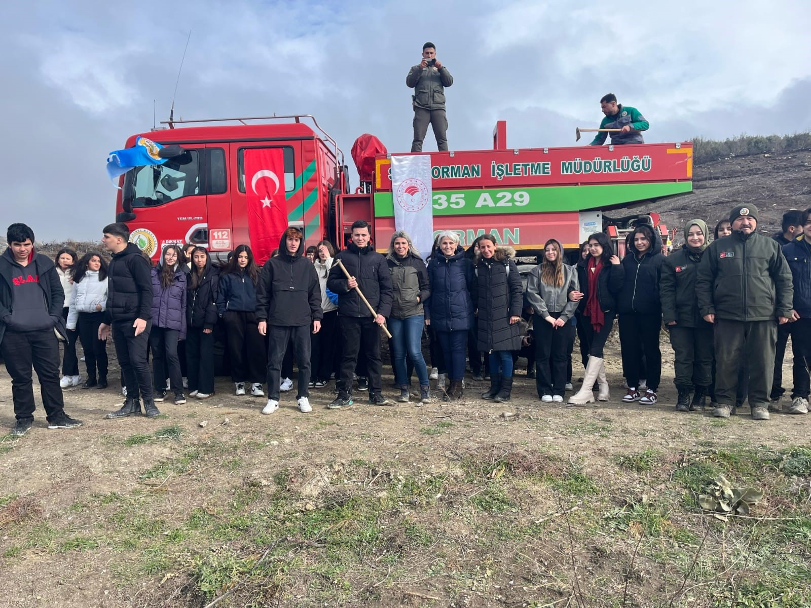 Liseliler Fidan Dikip Geleceğe Katkı Sundu (4)