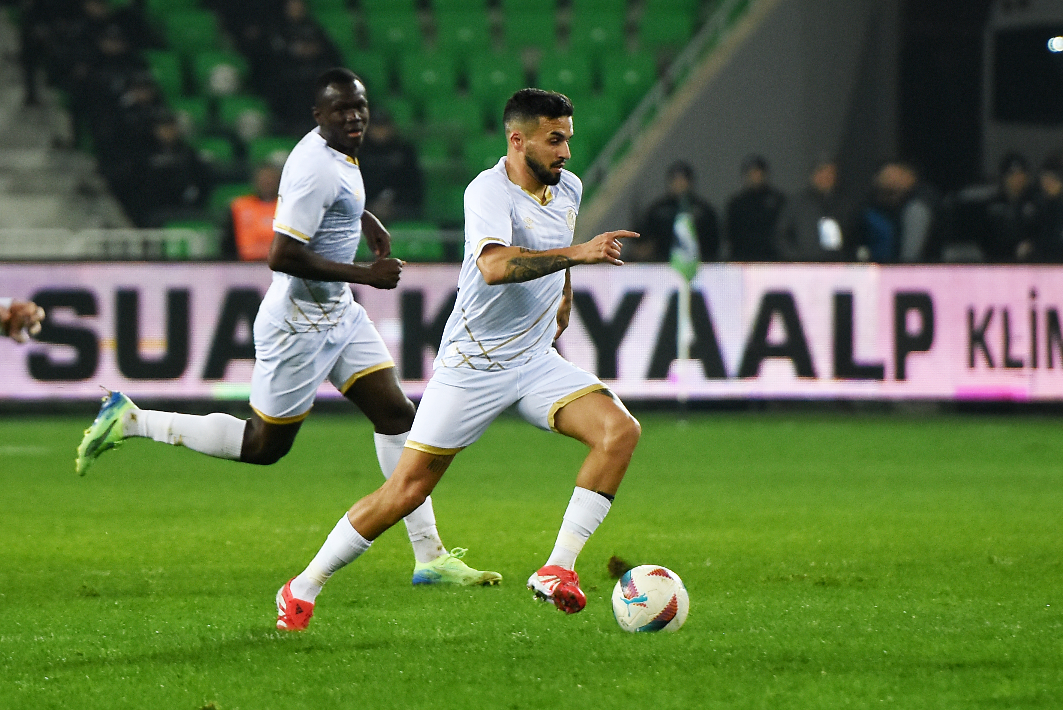 Manisa Fk, İstanbul Deplasmanında 3 Puan Peşinde (1)