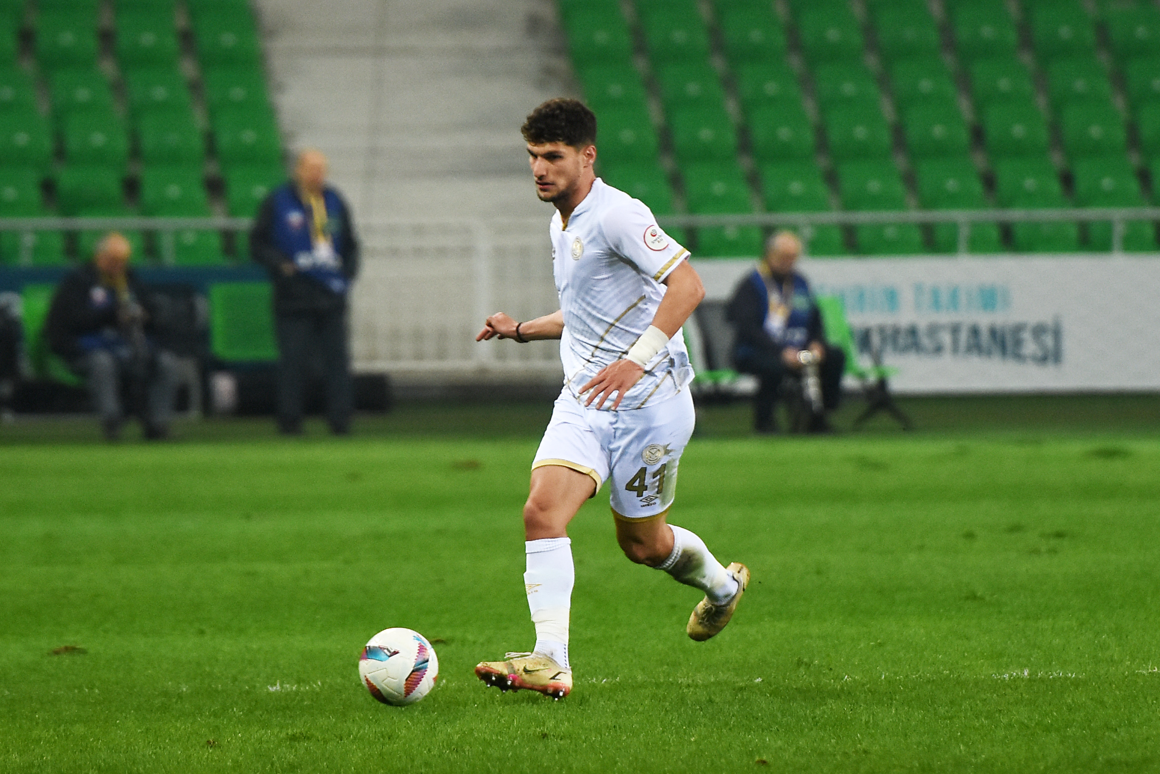 Manisa Fk, İstanbul Deplasmanında 3 Puan Peşinde (2)